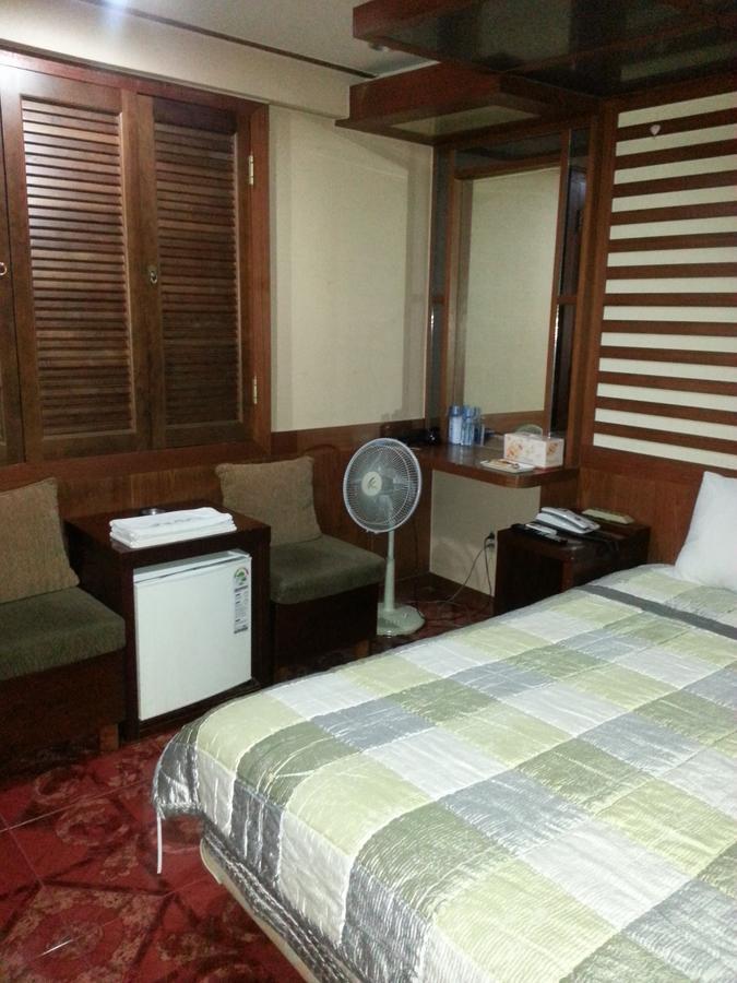 Alibaba Motel Puszan Szoba fotó
