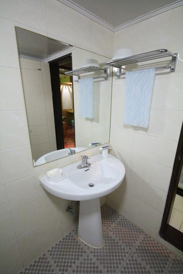 Alibaba Motel Puszan Kültér fotó